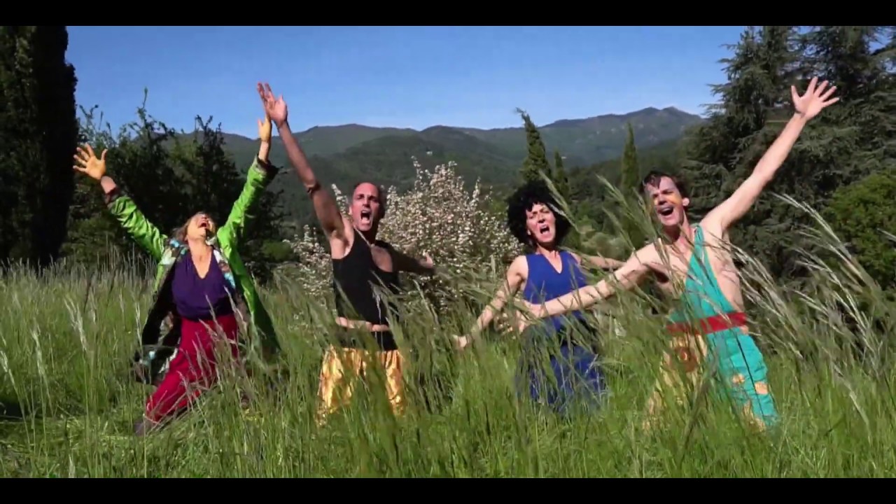 Terra Poética -  Ushti Baba (polka)- Delphine Cam