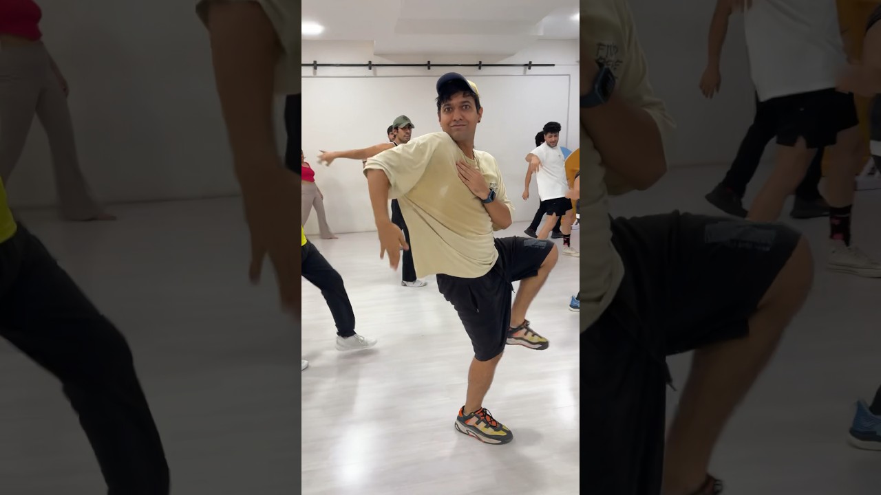 Aayi nai stree 2 song dance #aayinai #vickyandaakanksha #dance