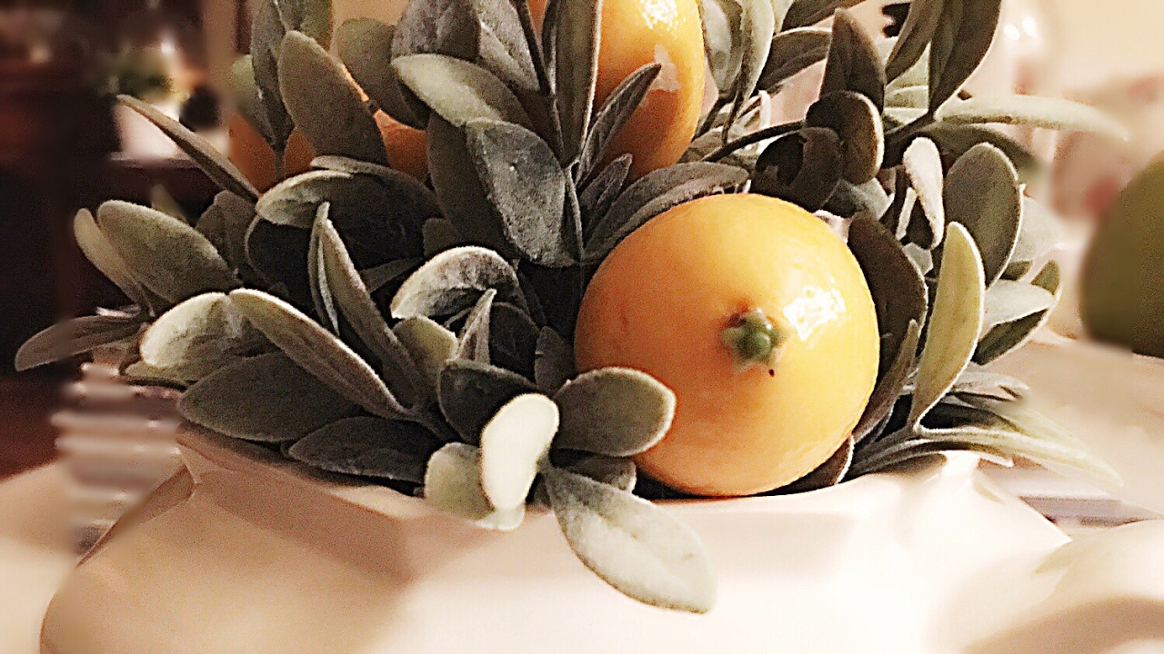 How to Create a Fresh Summer Centerpiece || Zane Redfern || AtHomeWithZane Centerpiece Ideas