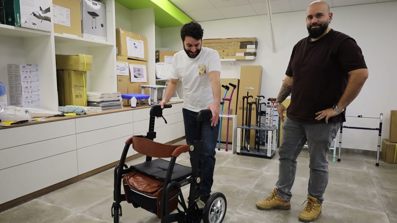Glide 2-en-1 : Le rollator qui se transforme en fauteuil ! (Test par Mickael & Alexandre)