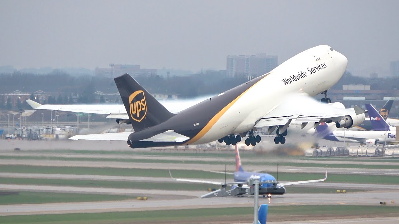 UPS 747-400 Effortless Takeoff at MSP