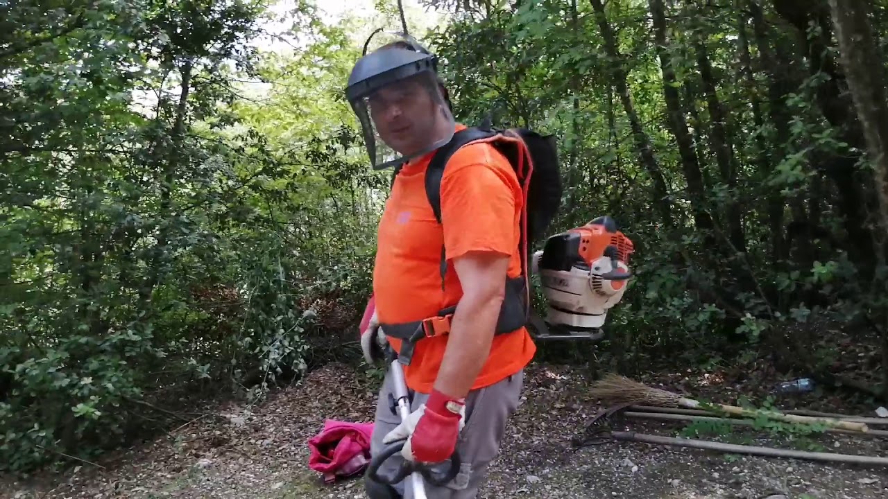 Lavorare con decespugliatore