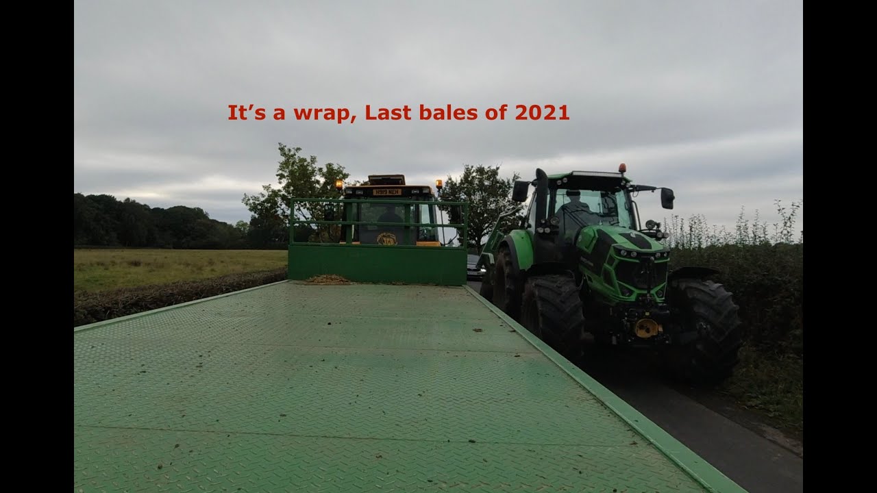 JCB Fastrac @fastrac005 carting the last silage bales 21 with broughton trailer