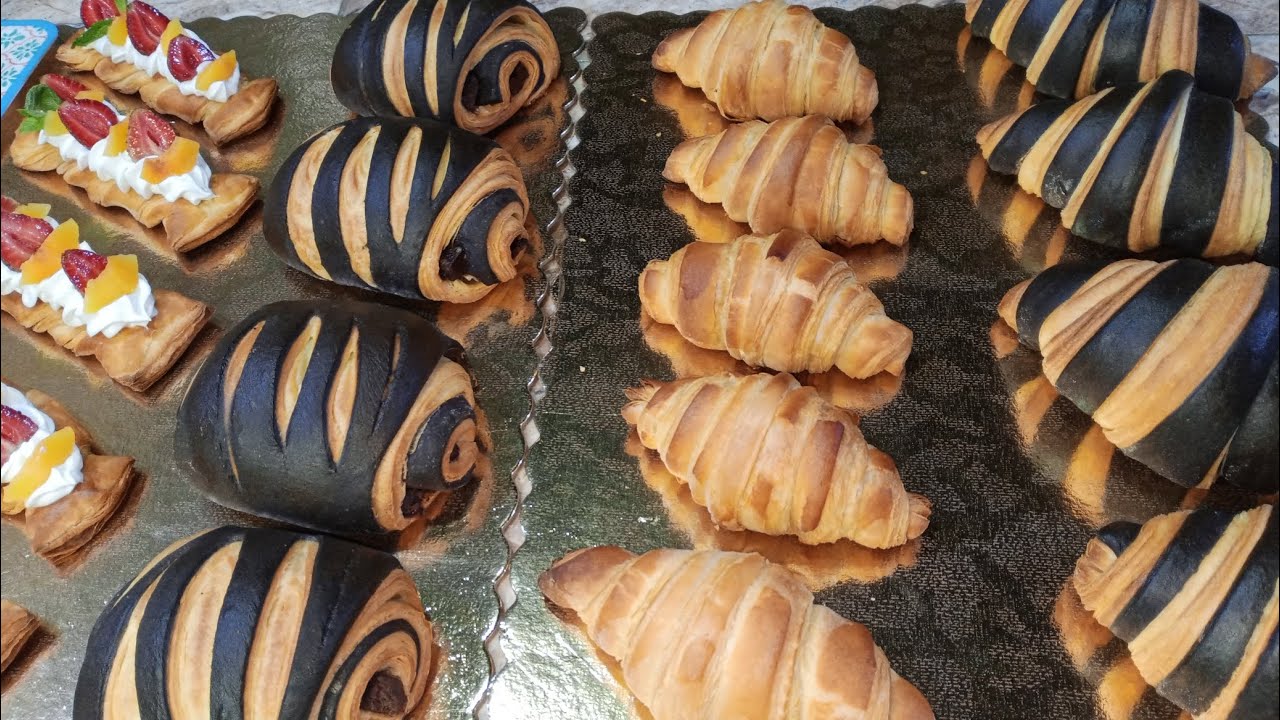 Croissant , Pain a chocolat , viennoiserie , masa danesa , puffpastry. Receta croissant bicolor.