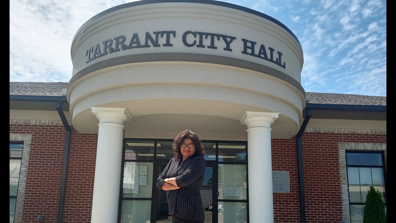 Alabama town clerk: &ldquo;I&rsquo;m not his maid&rdquo; in heated exchange with mayor