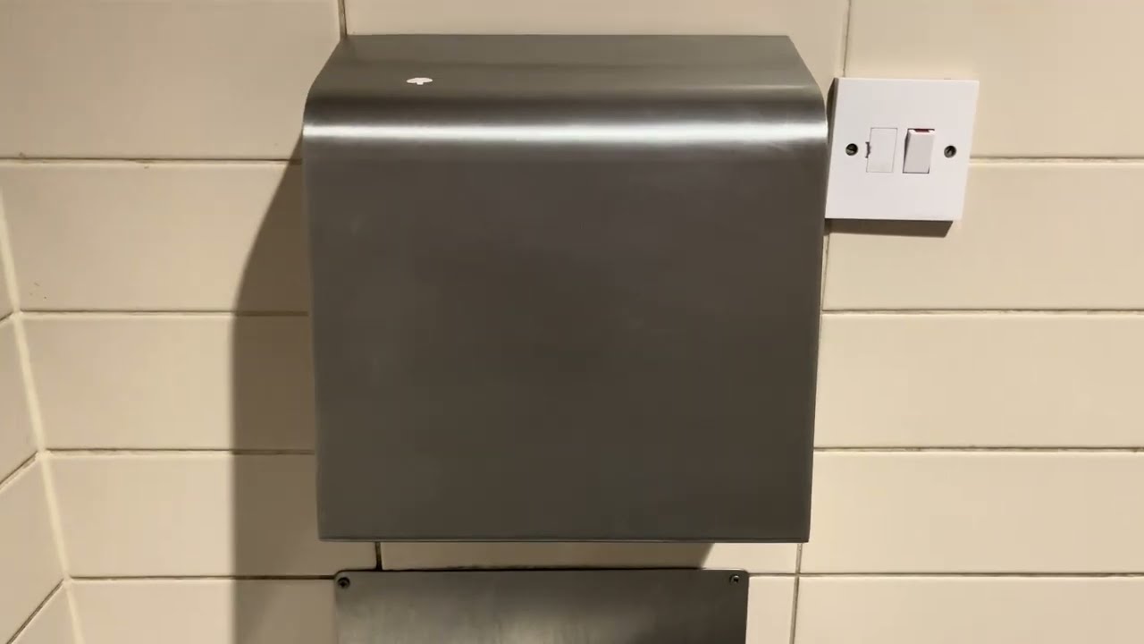 Anda Series 2000 ST at Shell - Kelly's Kitchen Roundabout, Milton Keynes - 🚻♿️