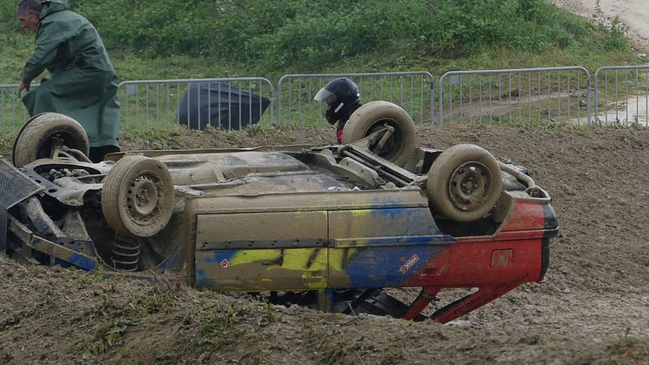 Stock-cars de Doué-la-Fontaine (4) le 29 mai 2016.