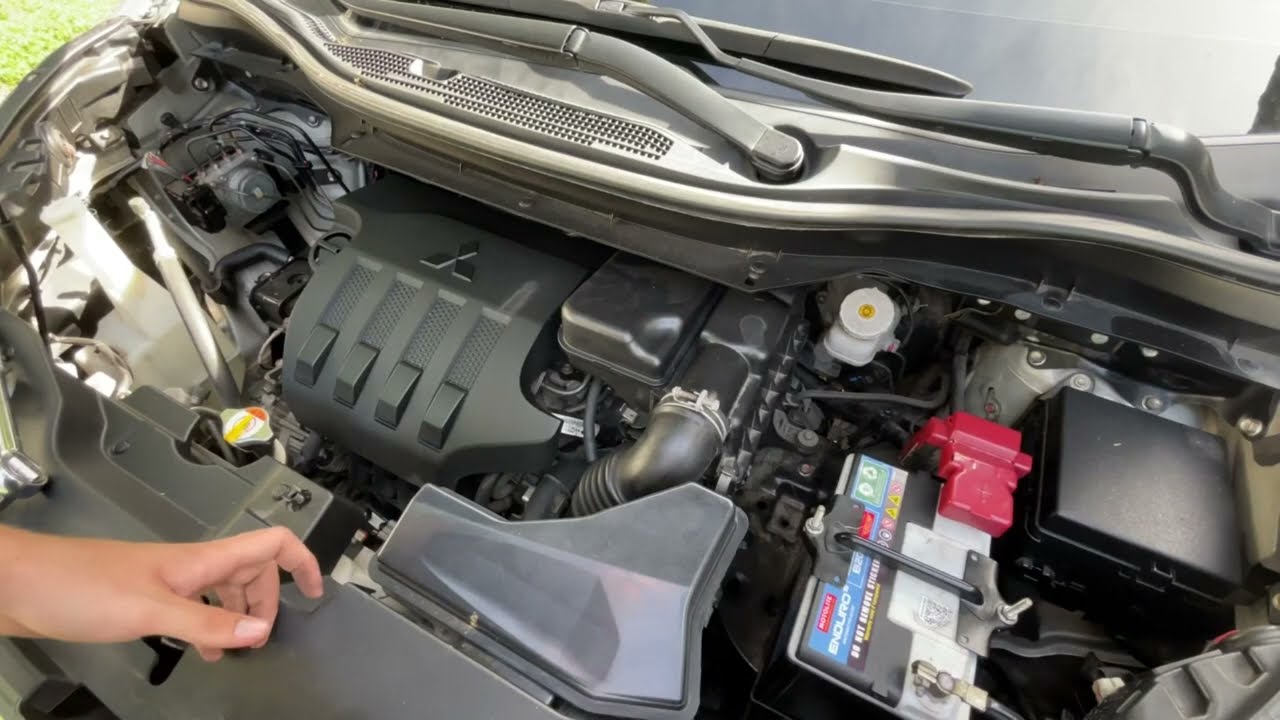 Замена воздушного фильтра двигателя Mitsubishi XPander 2019-2025
