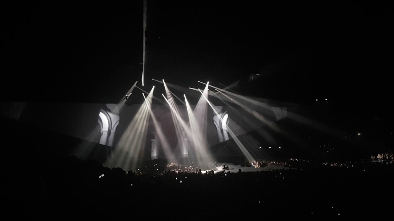 Ariana Grande : Dangerous Woman Tour live at Accor hotels Arena : let me love you
