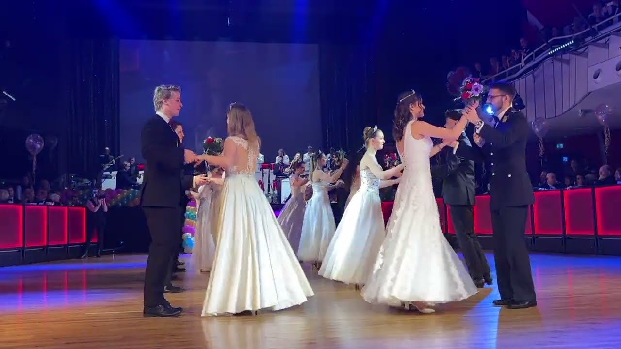 Gro&szlig;er Narrhalla Ball - M&uuml;nchner Soir&eacute;e 2023: Pr&auml;sentation der Narrhalla Deb&uuml;tanten
