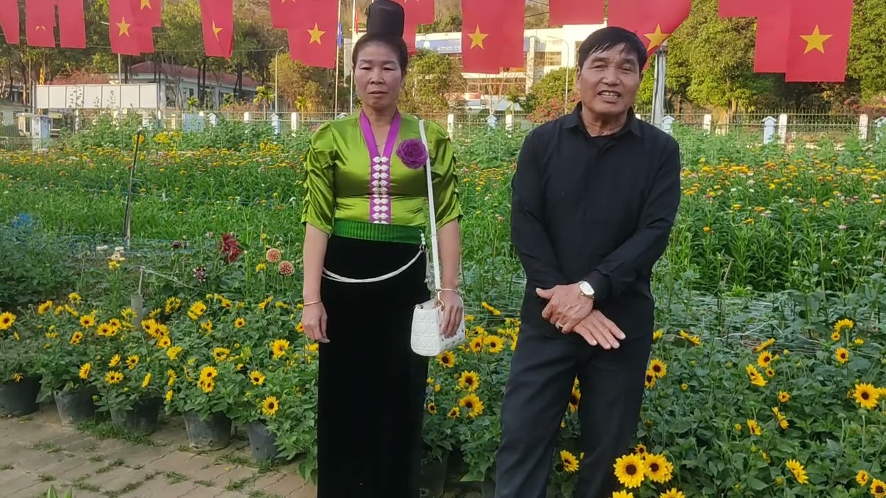 Khắp báo sao: Vì Nhọt - Lò Tiên, tại vườn hoa, Bảo Tàng Sông Đà,  Mường La, Sơn La