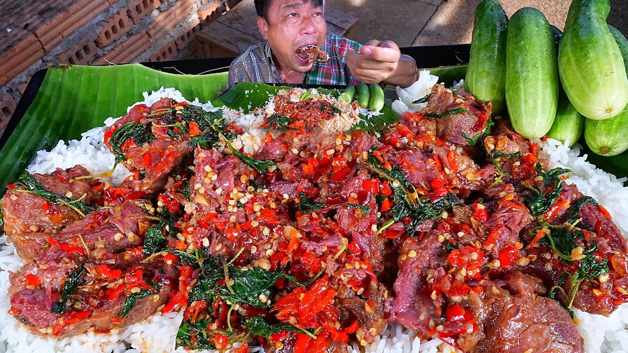กะเพราเนื้อตุ๋นใส่ทั้งพริกแห้งและพริกสดเผ็ดลำขนาดครับ-13-10-2025-