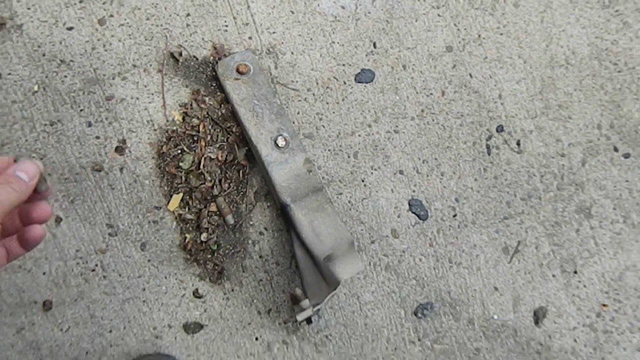 ZJ rear bumper bracket....removal?