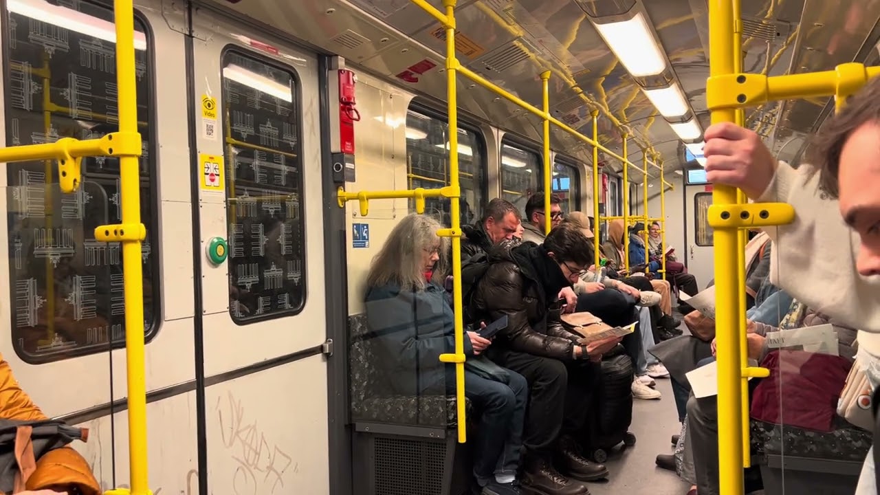 Line U2 from Alexanderplatz to Stadtmitte on a BVG Class G train set 1076