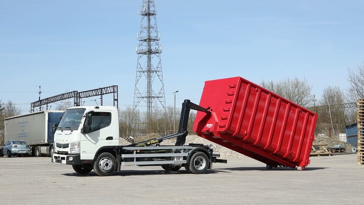 Hakowiec KING Mitsubishi Fuso Canter 9C18 - cykla załadunku i rozładunku kontenera.