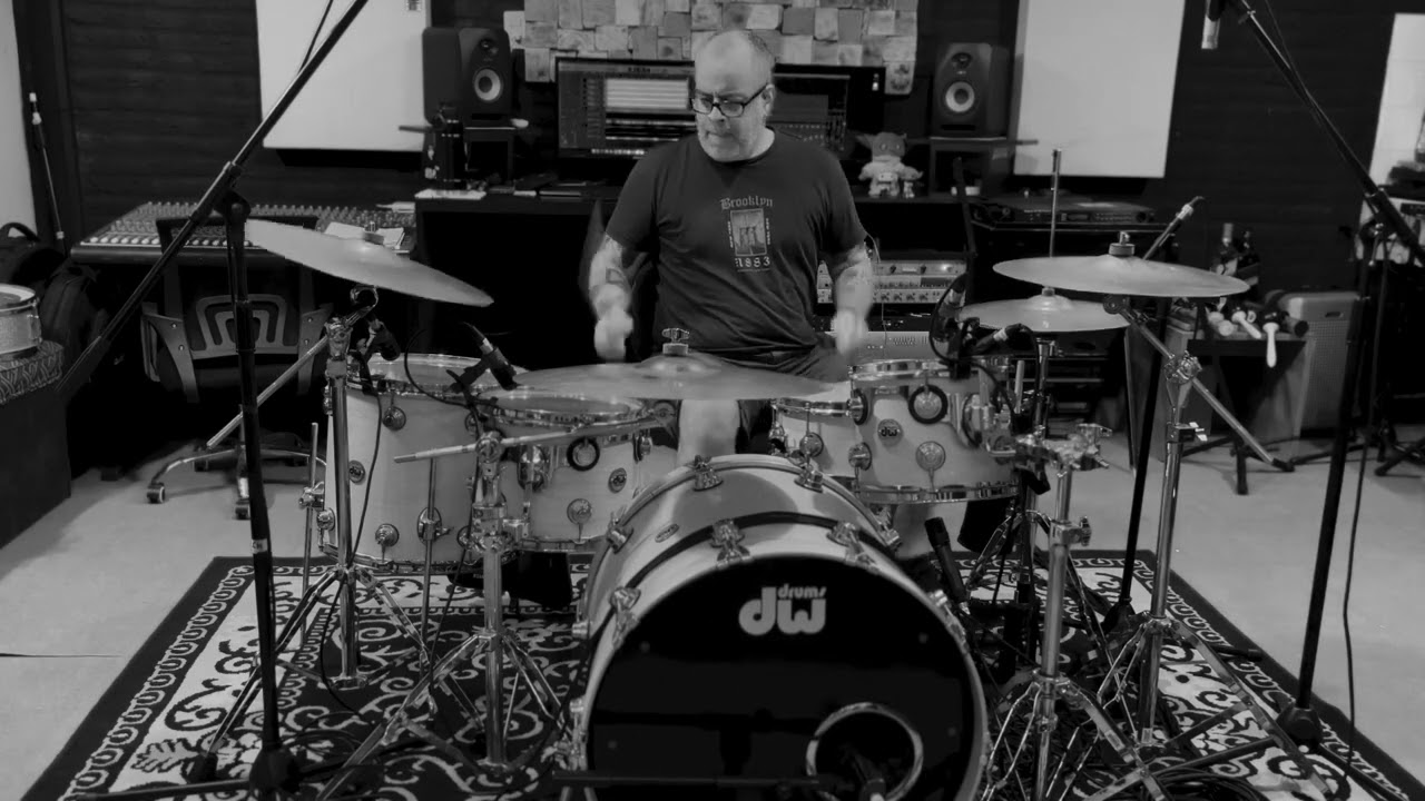 Drum cover Alive and Kicking de Simple Minds por Wizz Ch.