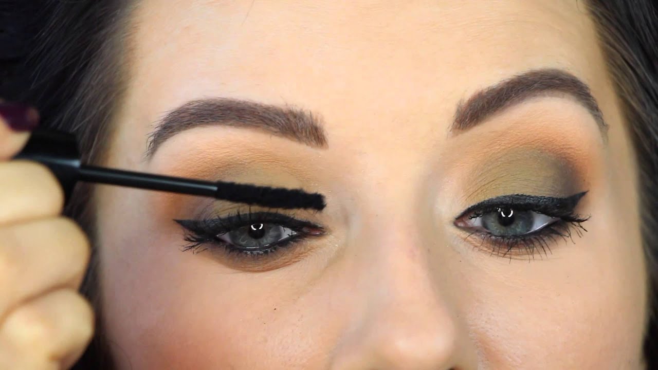 Khaki Eyes & Bold Berry Lips: Makeup Geek Preppy Eyeshadow