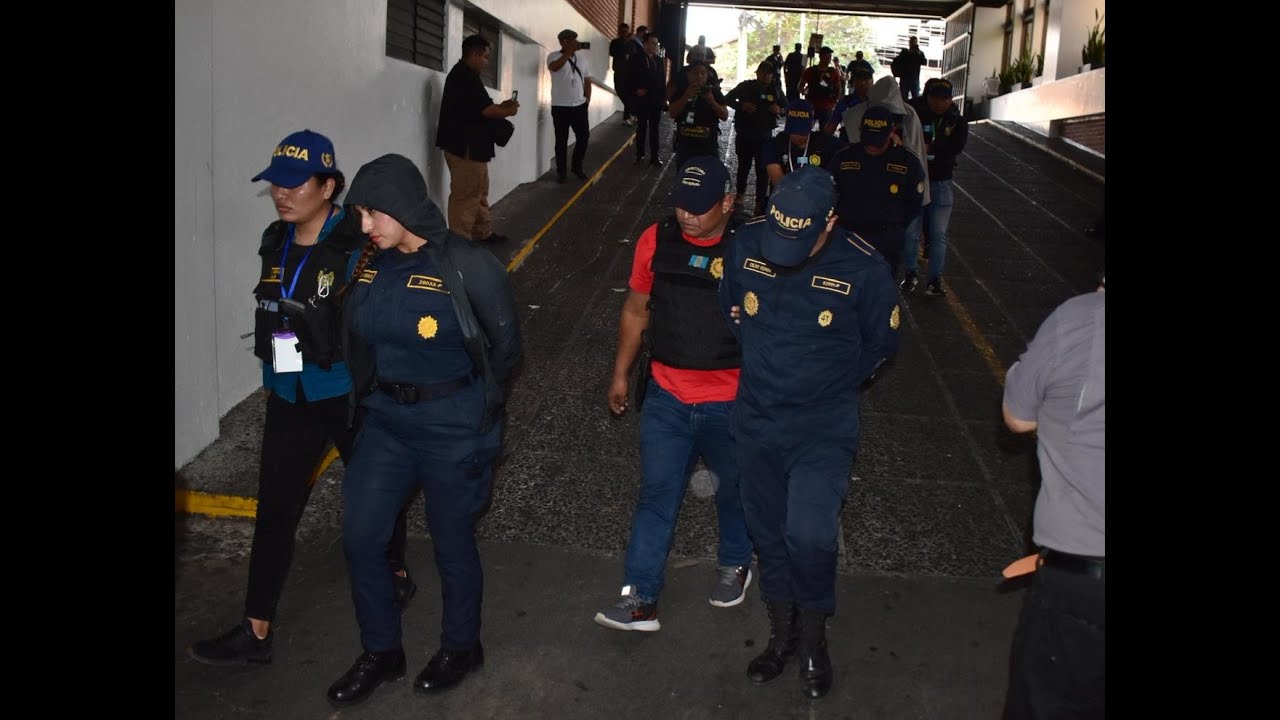 Policías son capturados bajo cargos de plagio o secuestro
