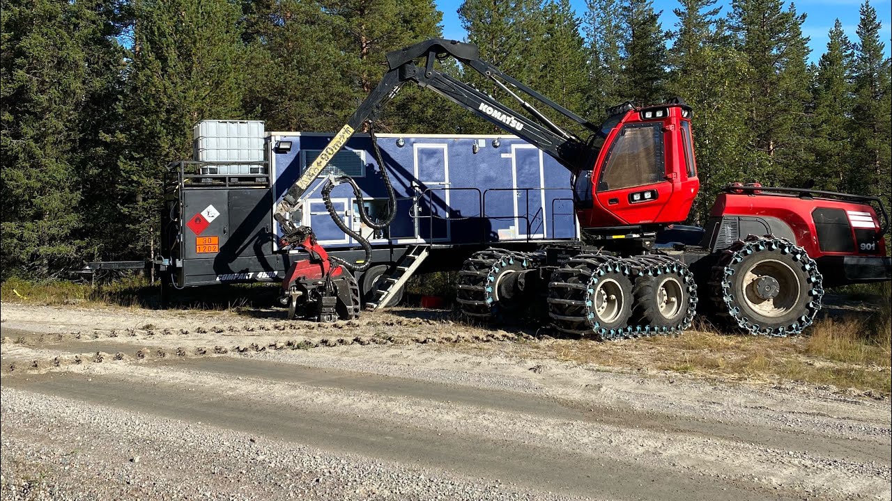 Komatsu 901 | Weekly service, lubricate