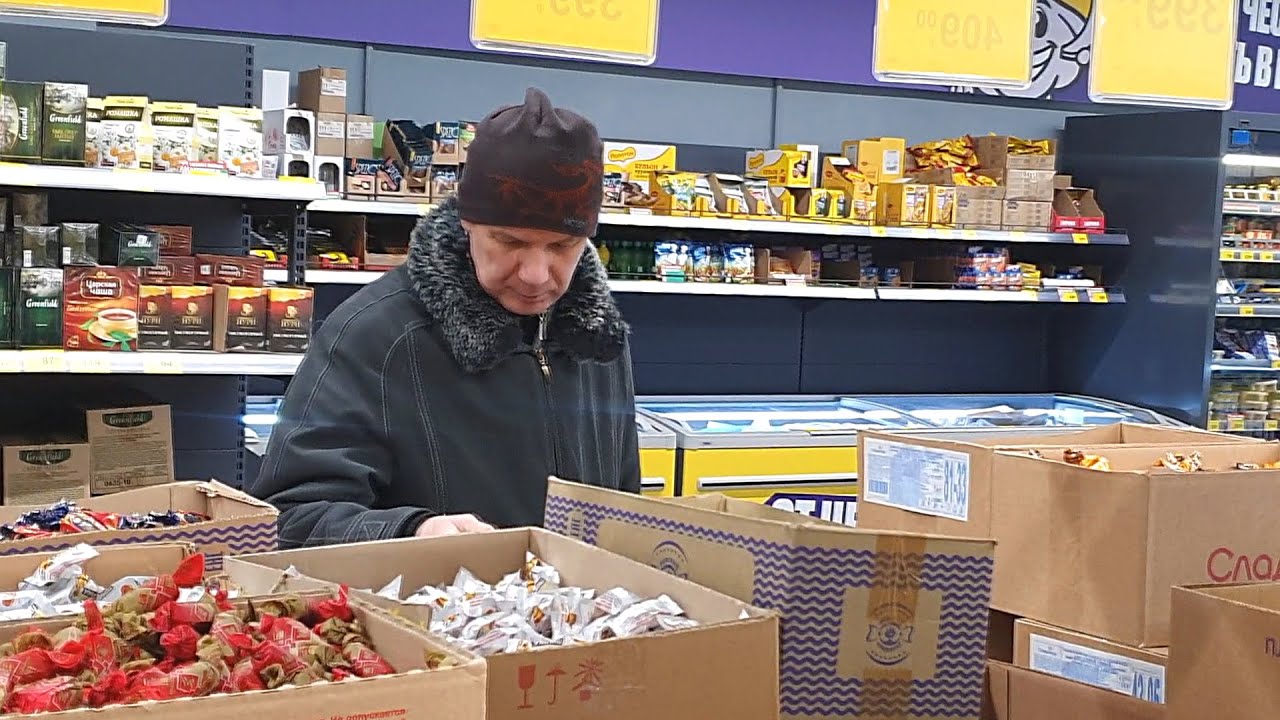 Go Food Shopping in a Small Russian Town / Locals Shop Here Every Day