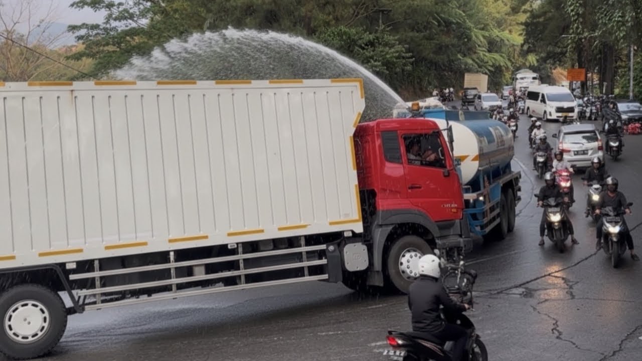 Jalan Disiram Air, Truk UD Quester Gagal Total Meski Sudah Ganti Supir di Sitinjau Lauik