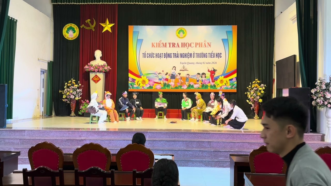 Tổ chức hoạt động trải nghiệm - Lớp TCHĐTN 2 - Nhóm 2 - Chủ đề hướng tới tự nhiên