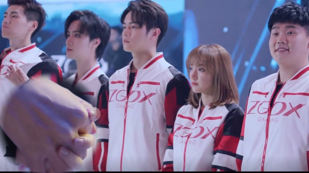 【速看EP90】灰姑娘備受質疑，霸總在桌下偷偷牽手，只想一生守護小嬌妻！ 【你微笑时很美 Falling Into Your Smile】