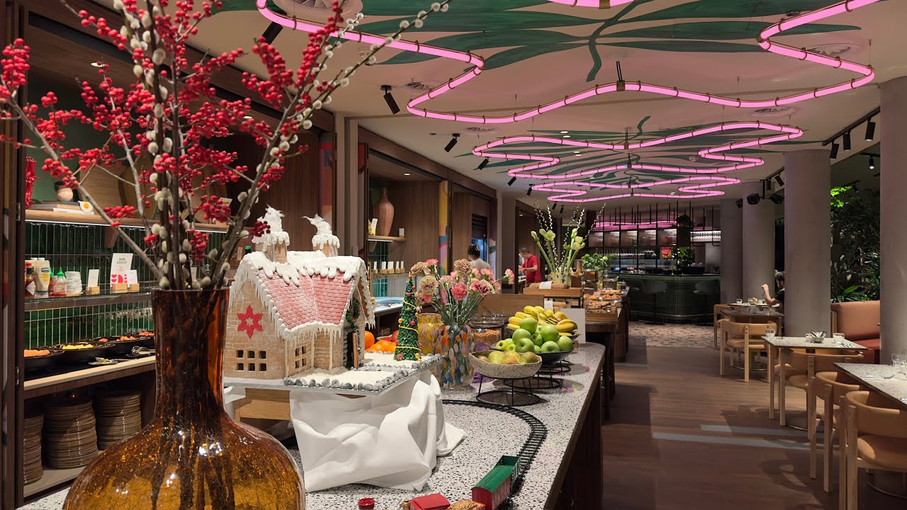 DoubleTree by Hilton Amsterdam Centraal Station Breakfast Experience 🍳 | Iconic Start to Your Day!