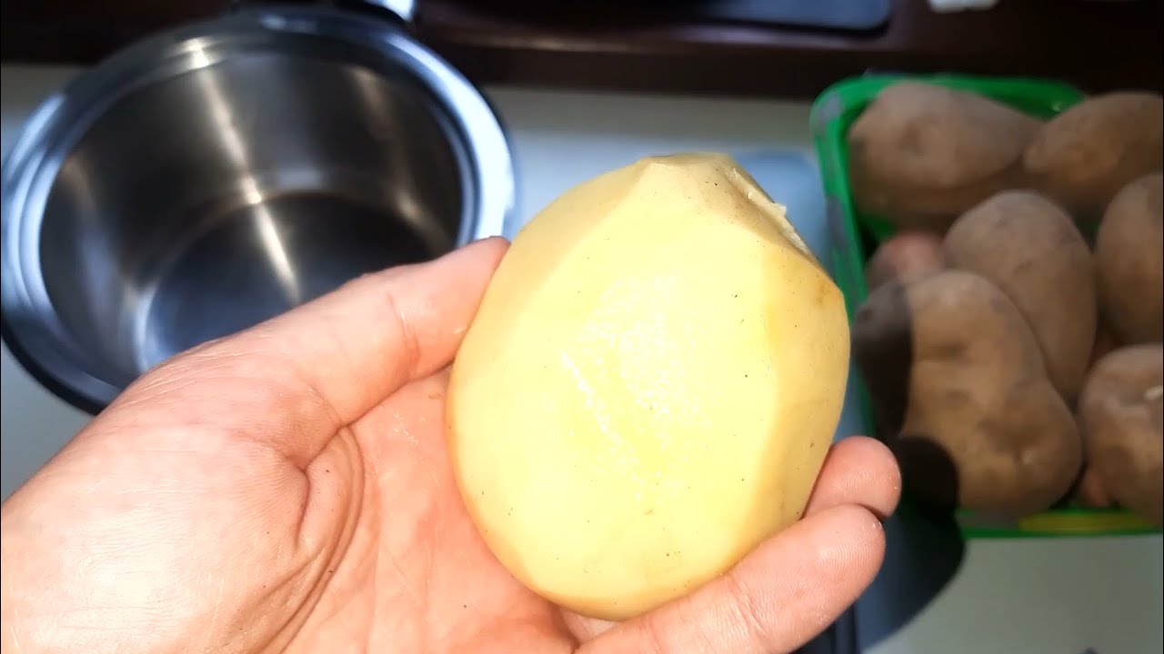 Jak obierać ziemniaki ze skórki🥔 - Szybki i sprawdzony sposób na obieranie ziemniaków