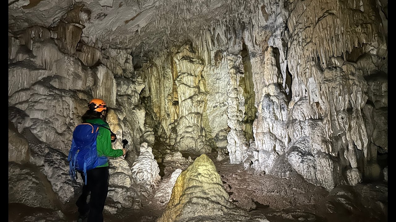 Cuevas Egar 1 y Egar 2 desde Iribas