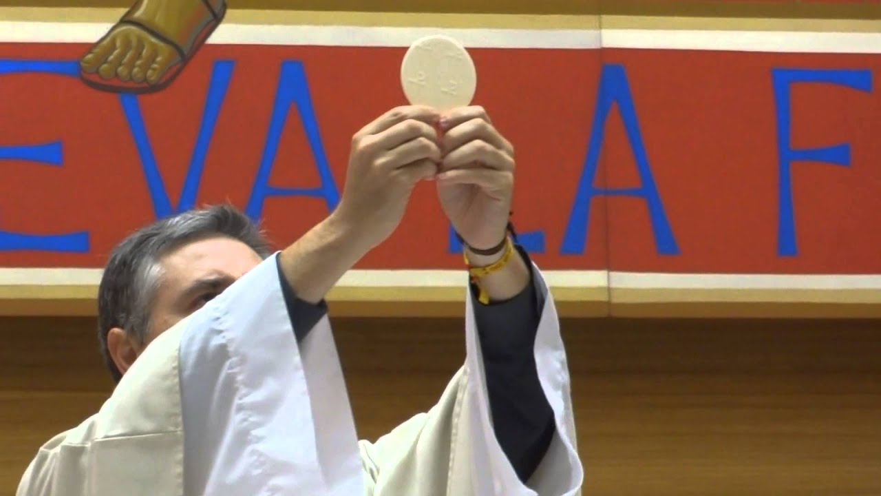 Consagración del Pan y del Vino. Padre Jaime Vivanco, Rosario de la Aurora