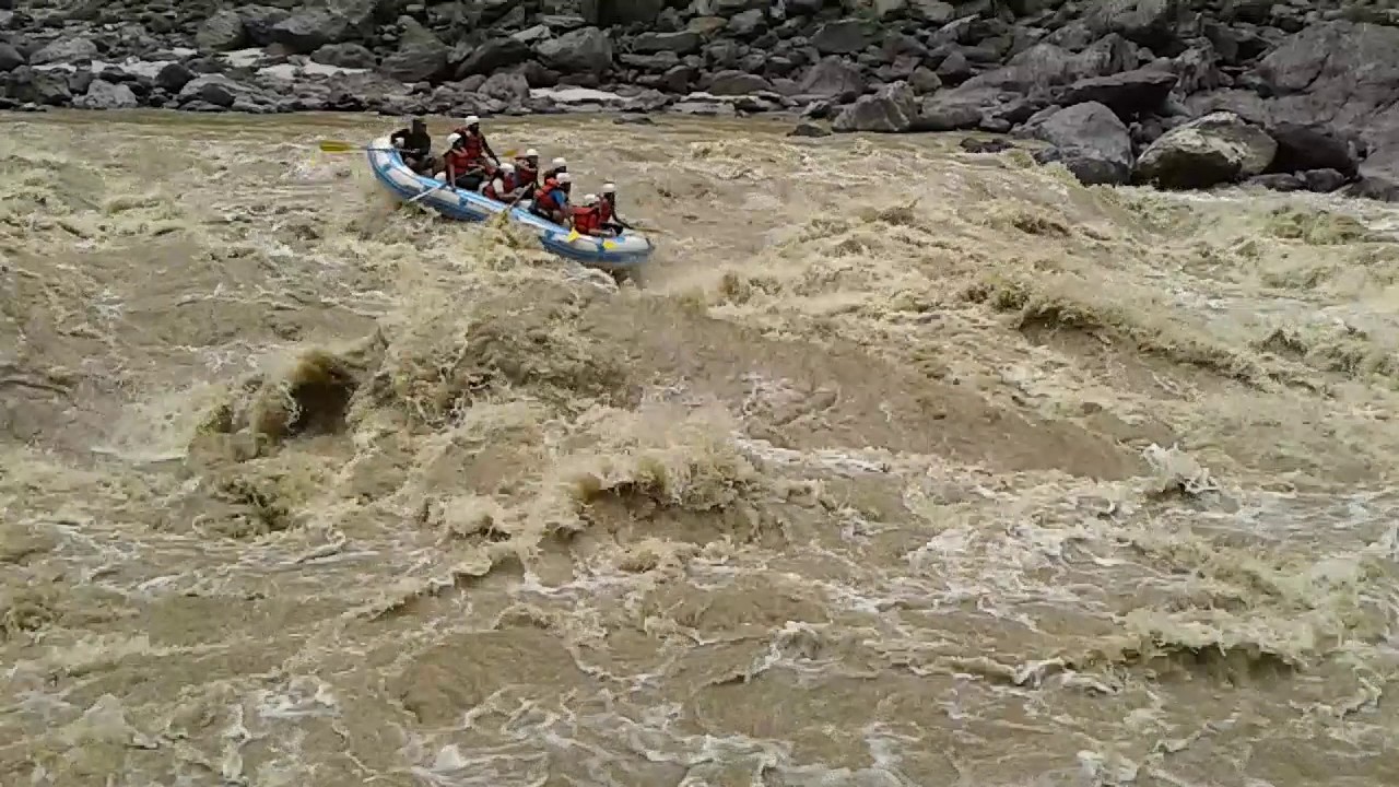 Dangerous Raft flip over  | Nepal | Accident | Trishuli | Upset Rapid|