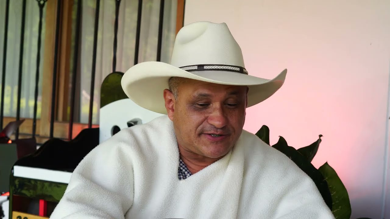 LA CHIMBA DE LOLA Gabriel Londo&ntilde;o y Marco Tulio Pati&ntilde;o Video Oficial