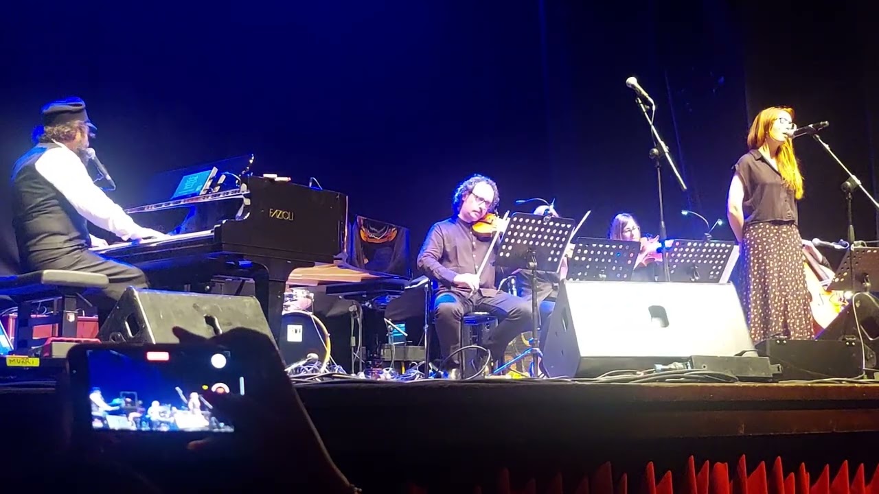Vinicio Capossela  - Però quasi (Freak Antoni Cover)