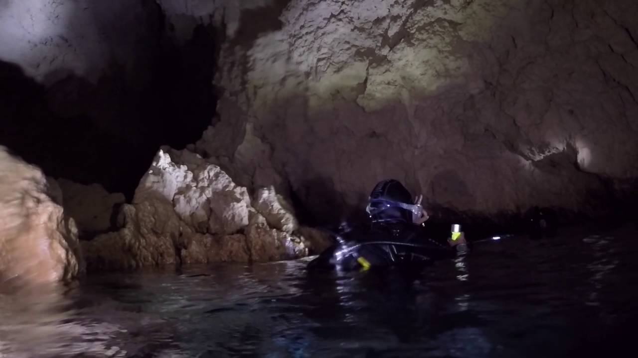 Diving in Malta, Little caves