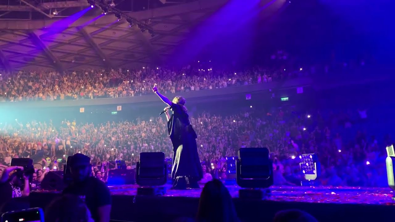 Florencia Bertotti - Por Qué (Live Israel, Tel Aviv 18.9.22)
