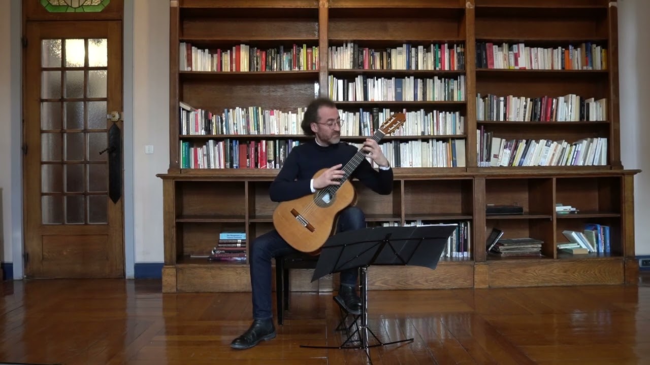 Rémi Jousselme performs 