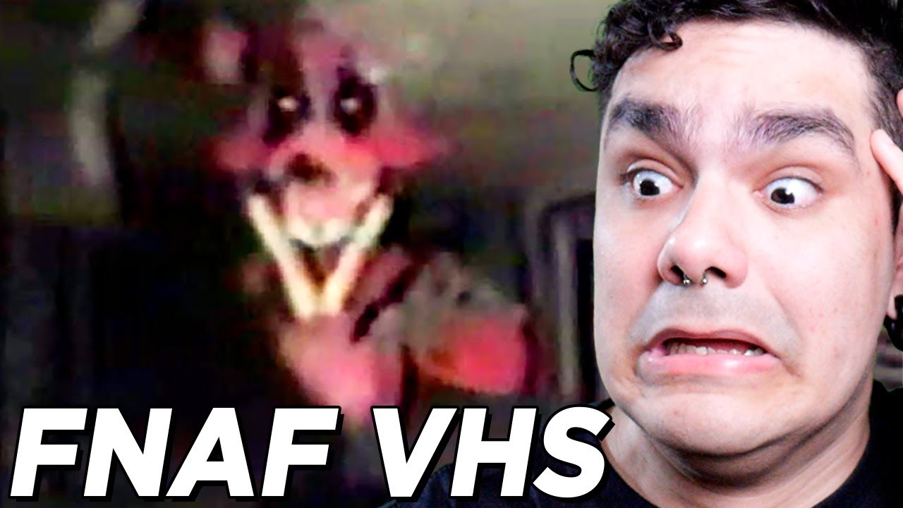Raposito assistindo FNAF VHS