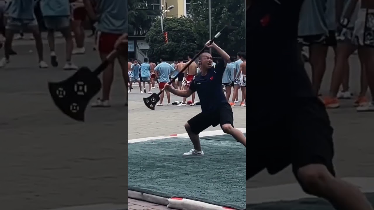 Shaolin : crescent moon spade ( 月牙铲 )