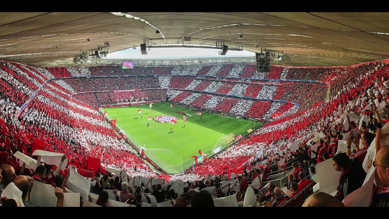 Football crowd sound (with German chants)