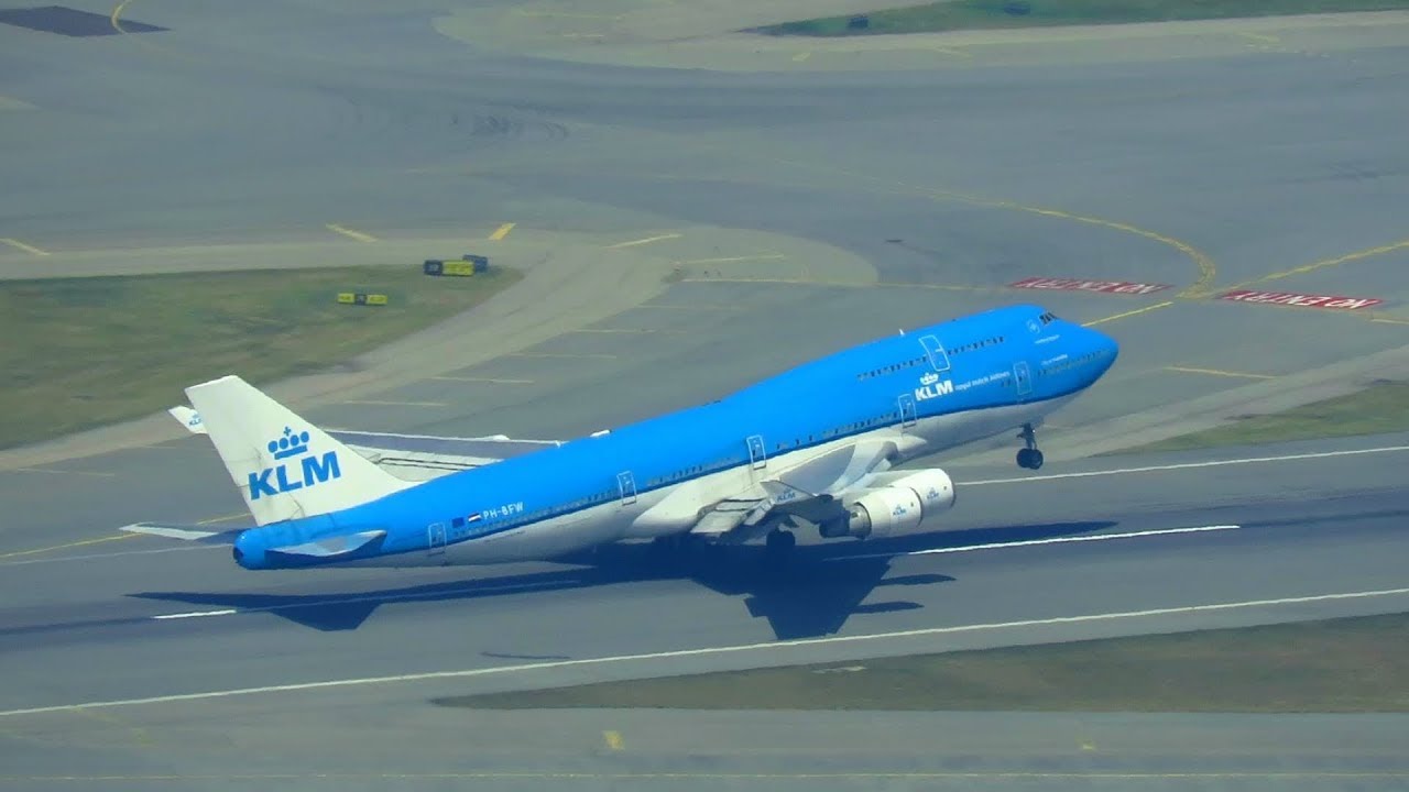 PLANE SPOTTING at HONG KONG AIRPORT from ABOVE! A380, 747, 777, A340 and more!