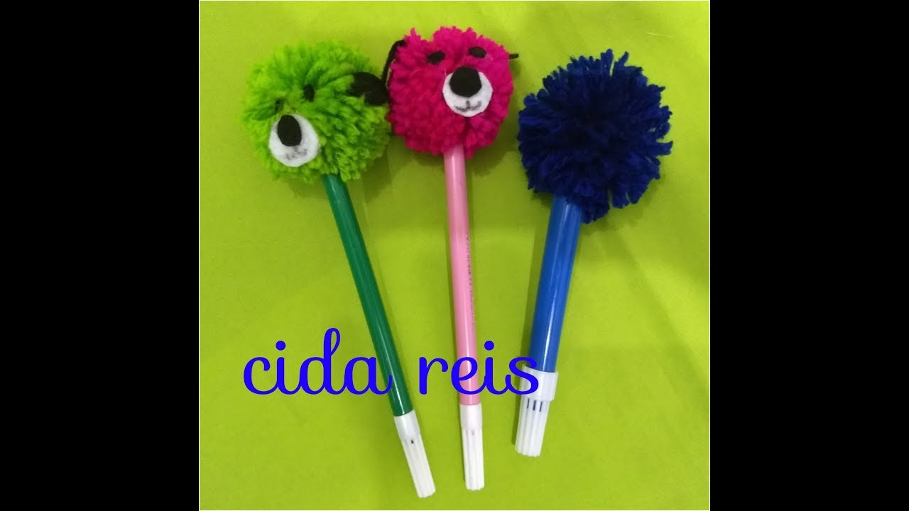 Pom pom de lã para enfeitar hidrocor,caneta , lápis e etc.