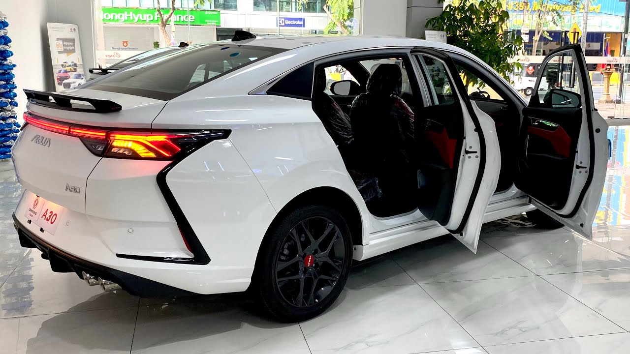 2023 Dongfeng Aeolus A30 White Color - Performance Sedan| Exterior and Interior Walkaround