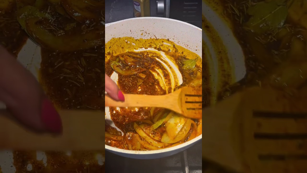Dry Authentic Chicken Curry Recipe #CookingMadeEasy #currychicken #curryrecipe #polyfood