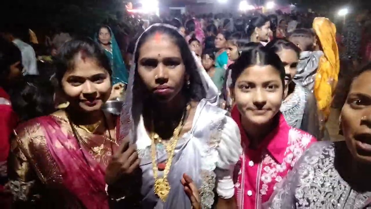 23 अक्टूबर 2025 मातर के दिन के शाम के माहौल हमर पूरा परिवार एक साथ हम आठों बहिनी अउ के मस्ती 😍🥳🥳🤗 