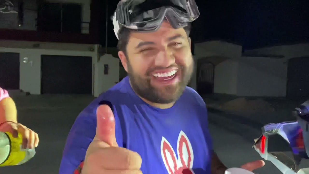 HACIENDO DESMADRE EN LOS APARATOS LUIS R CONRRIQUEZ Y EL PADRINITO TOYS 🧸👺