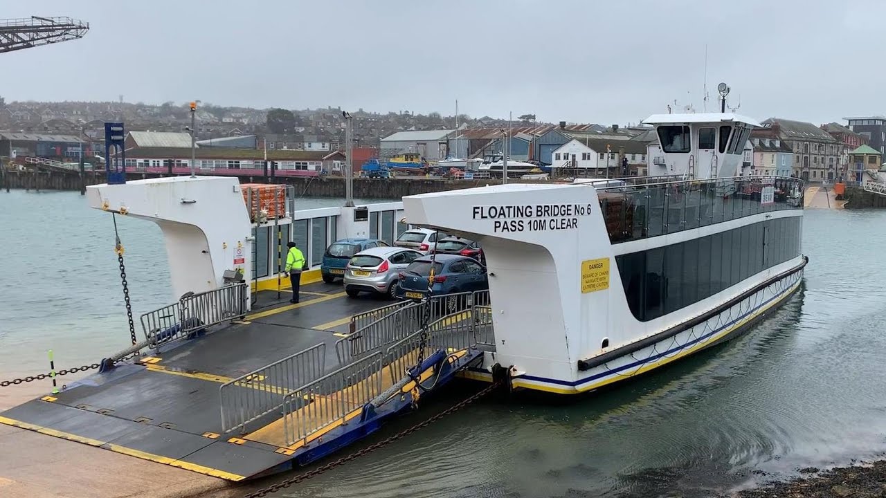 Cowes Floating Bridge trip - Isle of Wight
