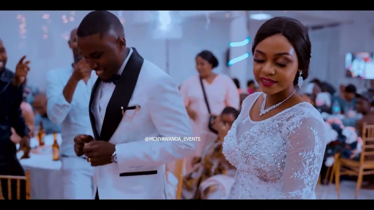 HADI RAHA MR AND MRS WAKIINGIA UKUMBINI KWA BASHASHA ZOTE 🔥🔥