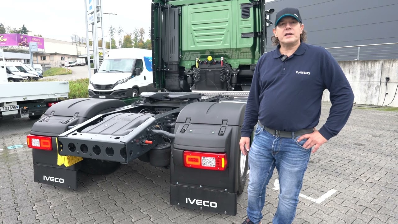 Thomas Handschiegl präsentiert die neuesten Features des IVECO S-Way Modelljahr 2024 🚛✨ | #IVECO
