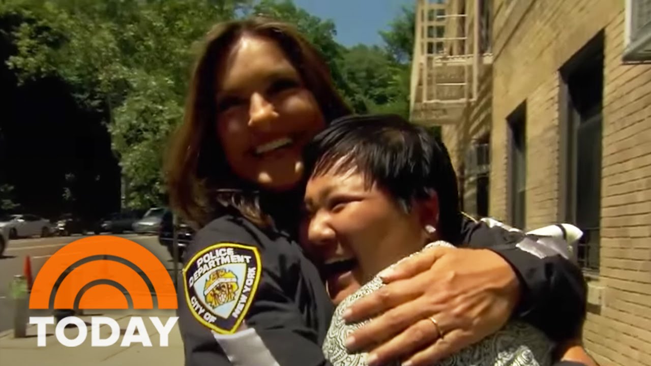 Hoda Kotb Surprises Cancer Survivor With Role On ‘SVU’ | TODAY